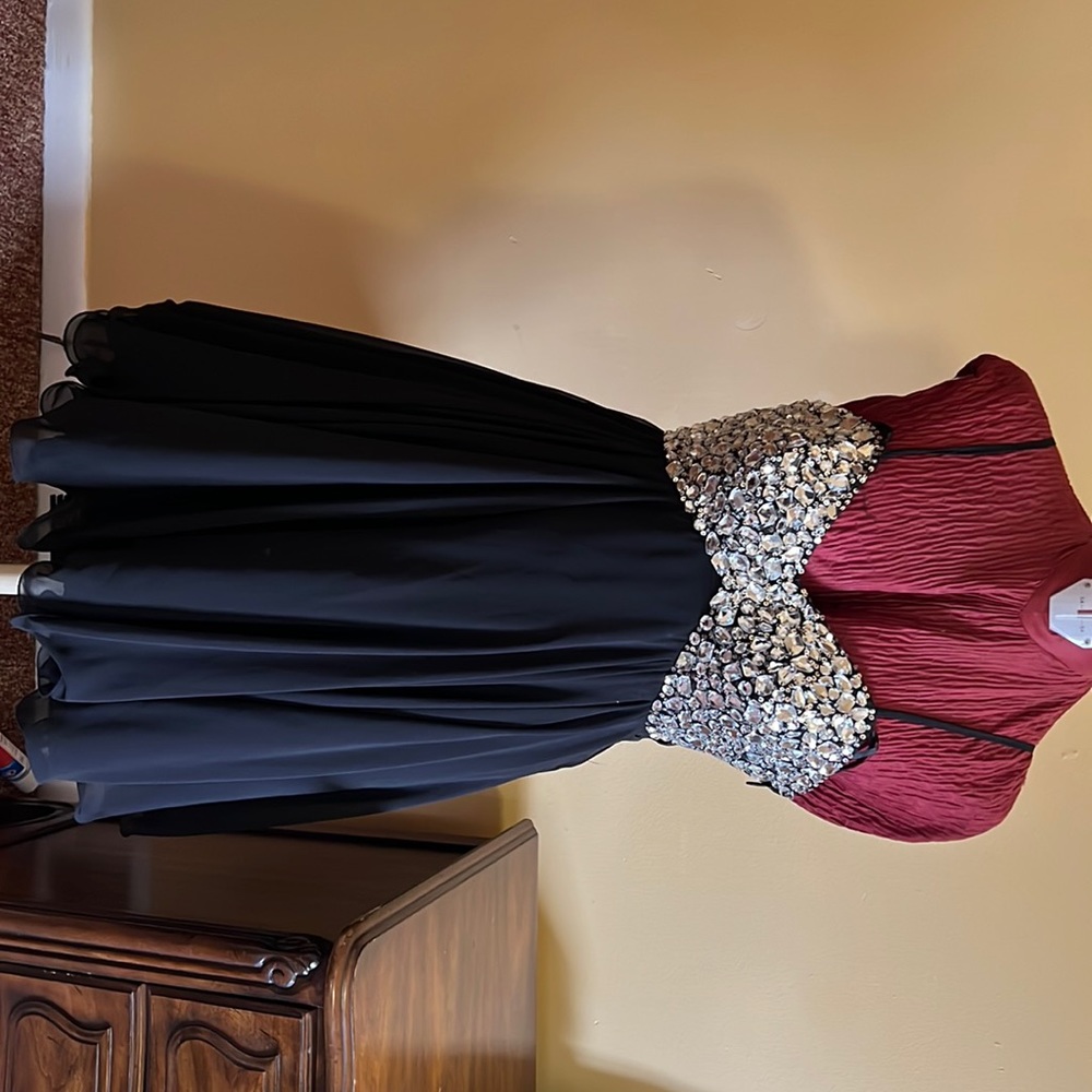 Cache dress with sequence very elegant and classy mid length dress